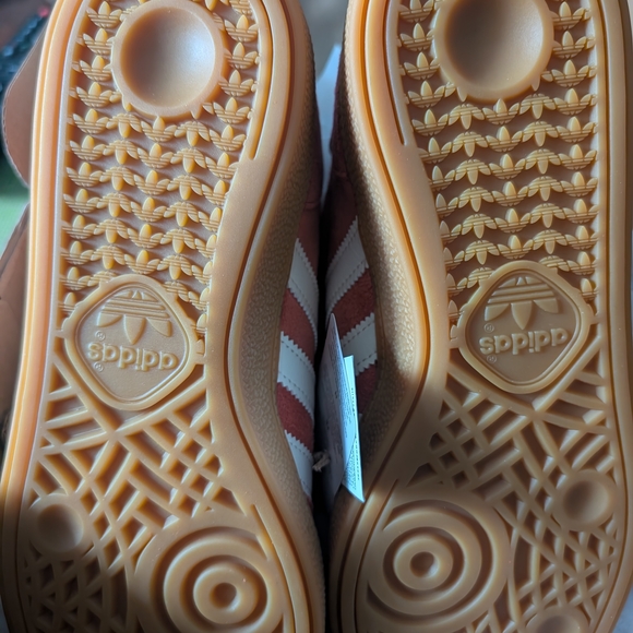 Adidas Red Handball Spezial Suede Sneakers NWT Sz 8 (Wmn) - Picture 5 of 6